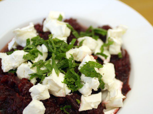 French in a Flash: Beet Salad with Goat Cheese Recipe Image