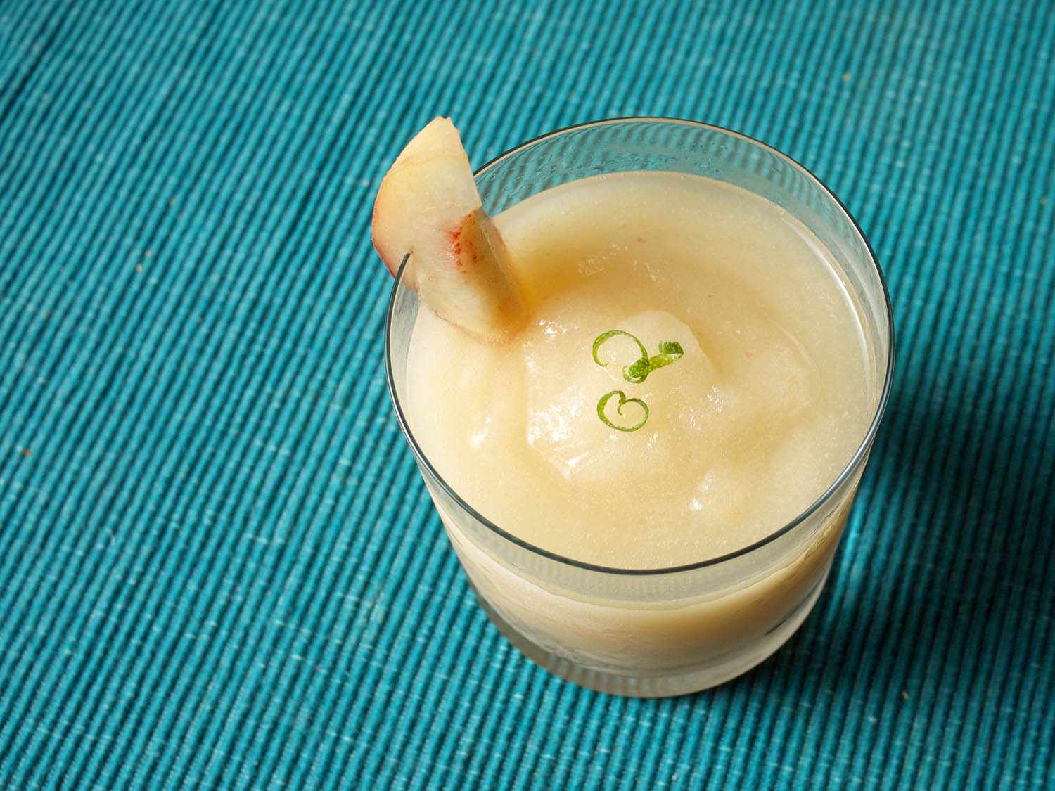 Sweet Peach Frozen Daiquiri With White Pepper and Green Tea Recipe Image