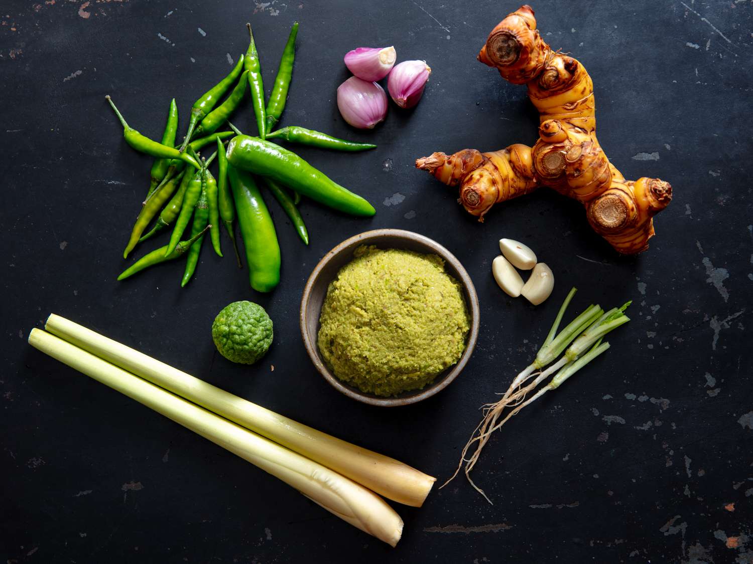 Prik Gaeng Khiao Waan (Thai Green Curry Paste) Recipe Image