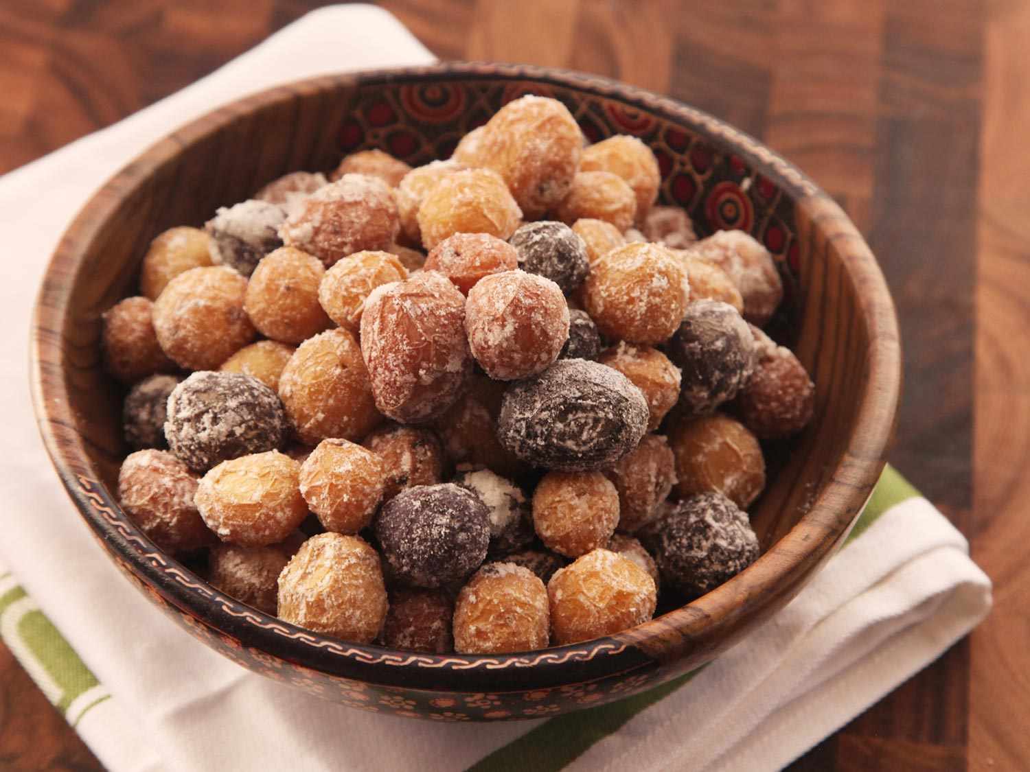 Colombian-Style Salt-Crusted New Potatoes Recipe Image