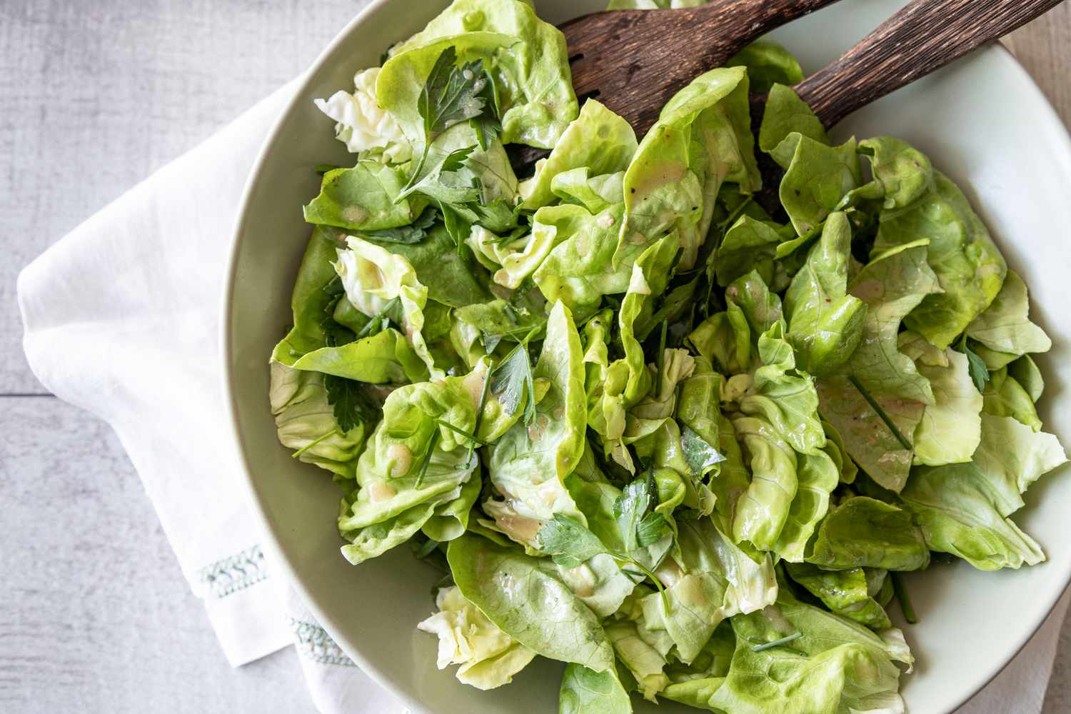 Green Salad with Fresh Herbs and Red Wine Vinaigrette Recipe Image