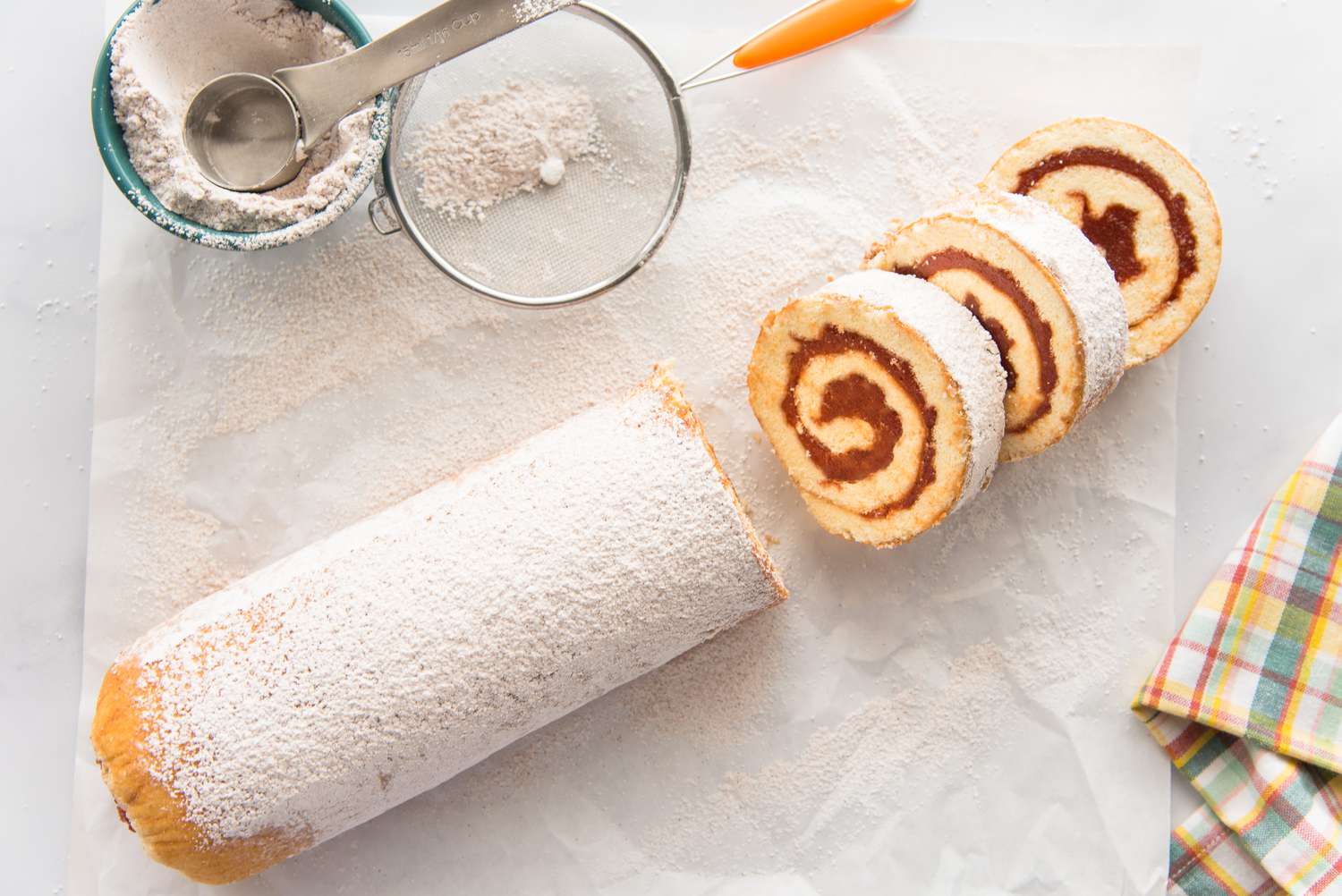 Brazo Gitano (Guava Jelly Roll Cake) Recipe Image