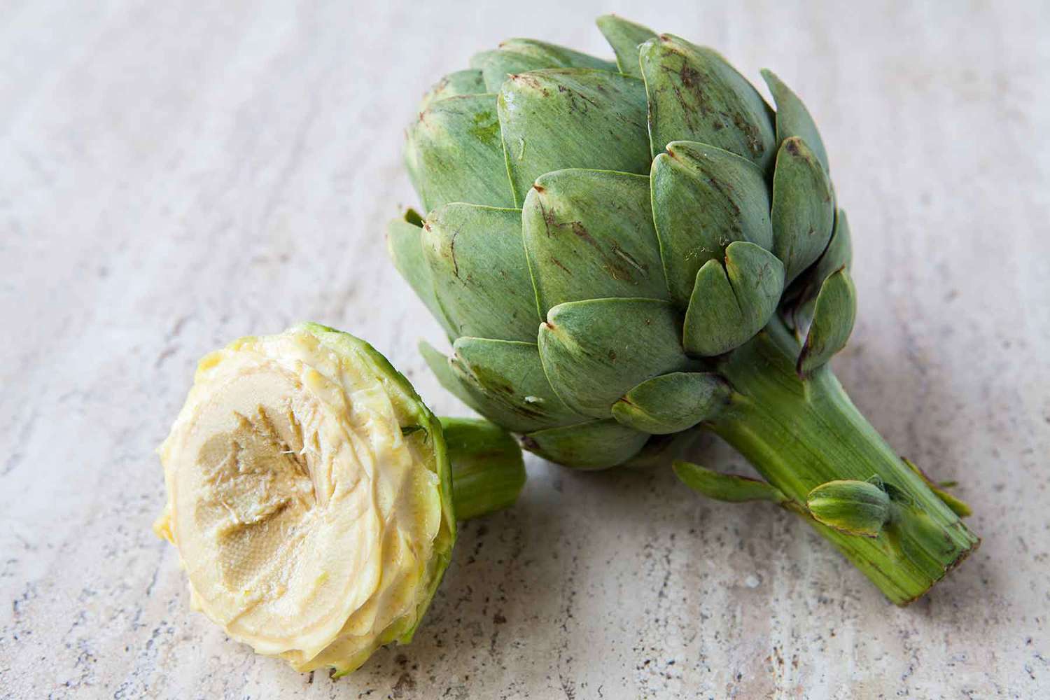 How to Trim an Artichoke Image