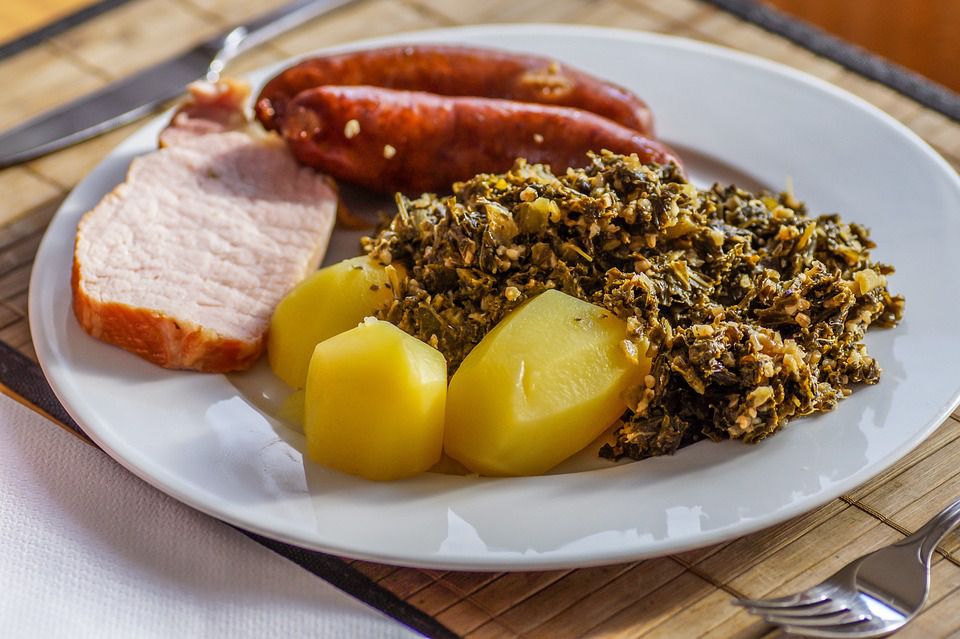 German Kale and Sausage (Grünkohl und Pinkel) Recipe Image