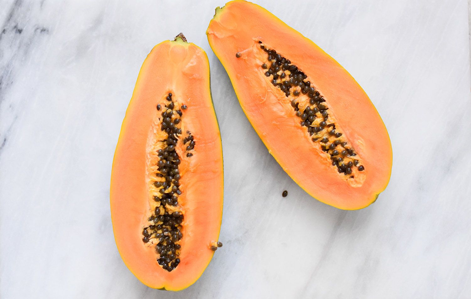 How to Cut a Papaya Image