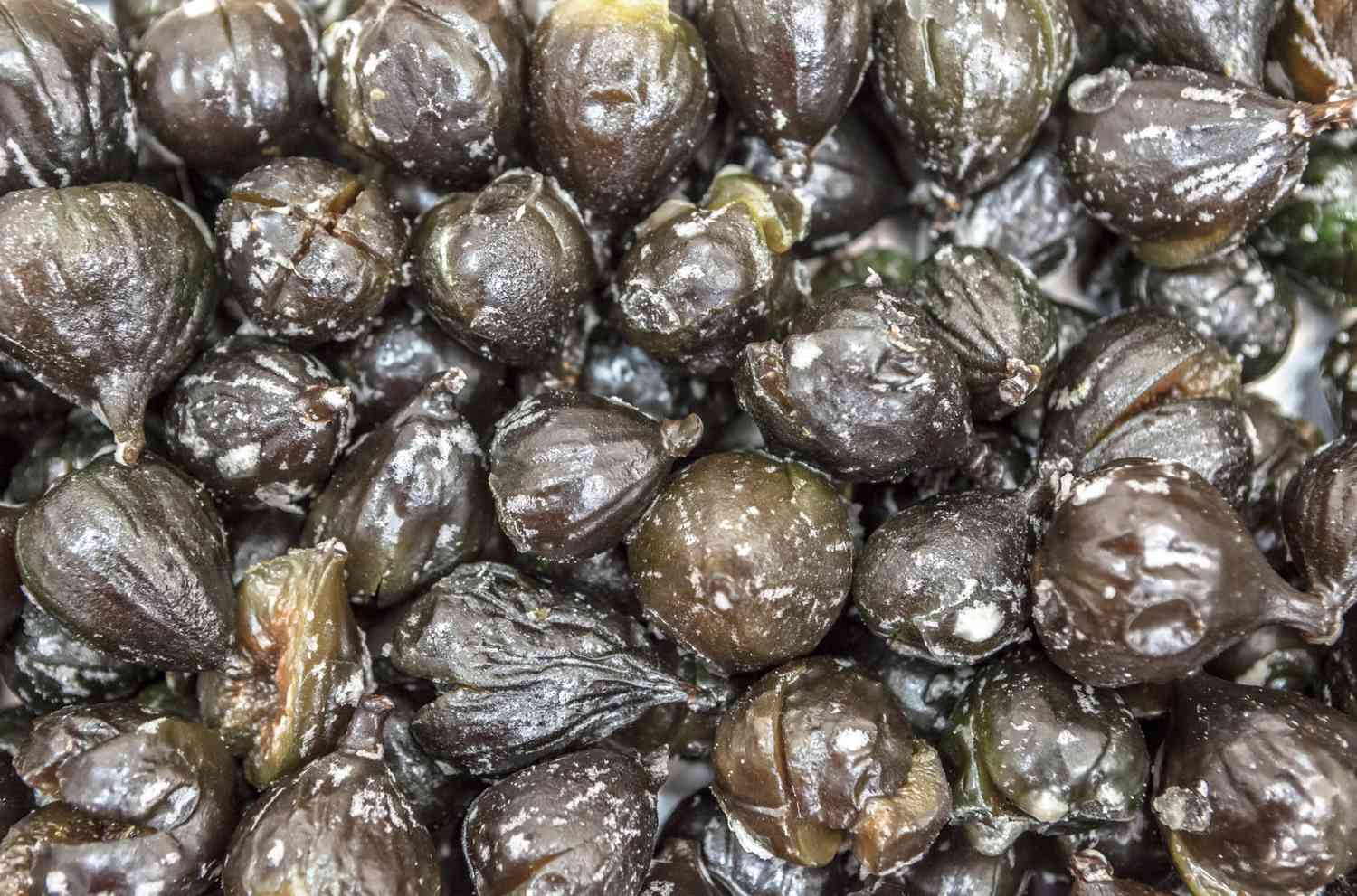Recipe to Make Candied Figs, Apricots, or Pear Tomatoes Image