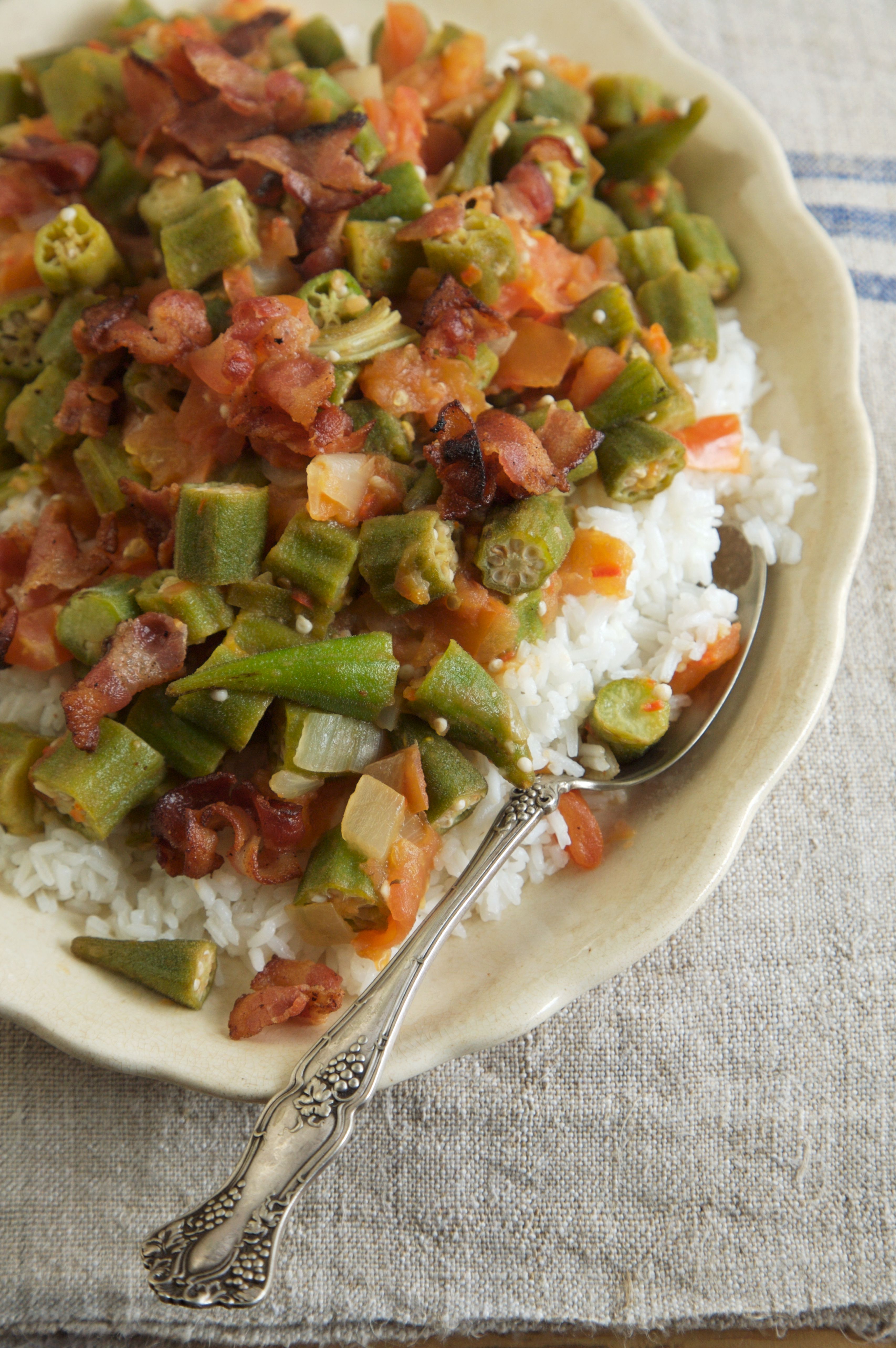 Okra With Seasoned Tomato Sauce Recipe Image