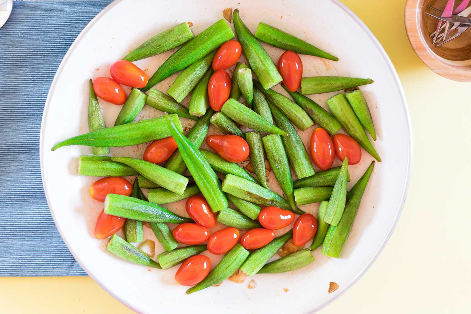 Simple Sautéed Okra With Garlic (Recipe) Image