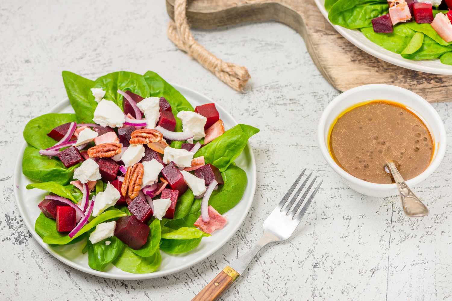 Beet Salad With Spinach and Balsamic Vinaigrette Recipe Image